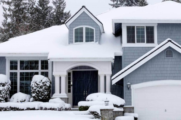 Jak zabezpieczyć dom przed wyjazdem na święta?