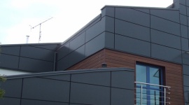 Rynny na nietypowym dachu